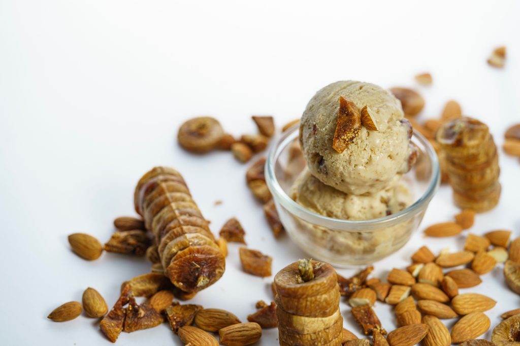 جدول مقایسه انجیر خشک طبیعی و صنعتی
